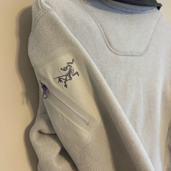 Arcteryx Women’s Zip Up Jacket - Picture 6 of 6